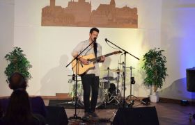High-Tec-foerdert-junge-deutsche-Musik-Mokhlis-2.JPG